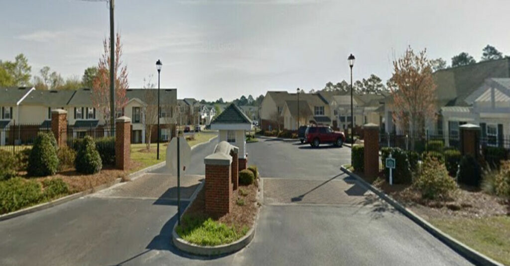 NEW OFFERING Lakeview Apartments Lyons, GA